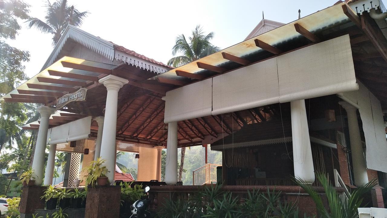Willow Heights Athirappilly Esterno foto